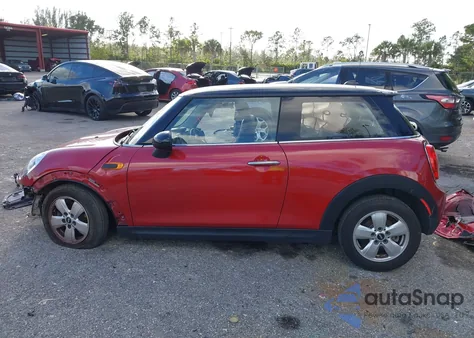 2015 Mini Hardtop Cooper из США, поврежденный, VIN WMWXM5C56FT942467